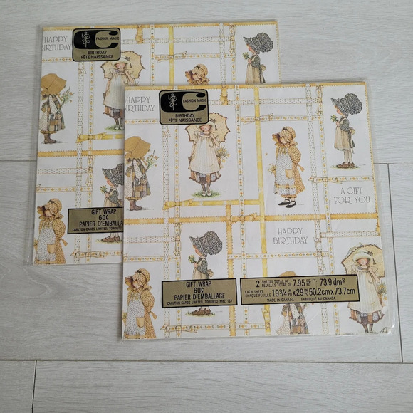 3/$25 NWT Carlton Cards Vintage Holly Hobbie Gift Wrap Wrapping Paper Canada - Picture 1 of 2